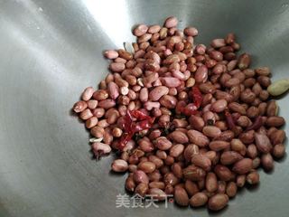 辣味花生的做法步骤:4