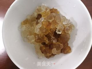 桃胶红糖美颜粥的做法步骤:3
