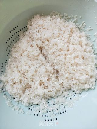 土豆腊肠豇豆焖饭的做法步骤:2
