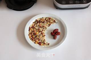 破壁机食谱-八宝杂粮米糊的做法步骤：1