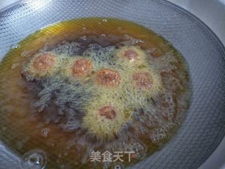 “ 肉食、荤菜 ”蒜香风味丸子的做法步骤：4