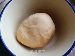 南瓜豆沙卷的做法步骤:2