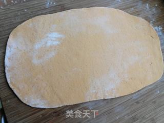南瓜豆沙卷的做法步骤:6