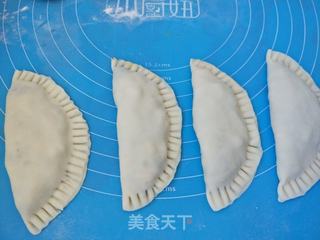 梅干菜鸡蛋馅盒子的做法步骤:9