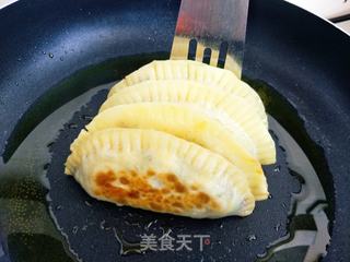 梅干菜鸡蛋馅盒子的做法步骤:12