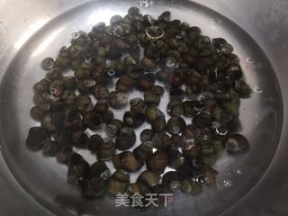 红烧螺蛳的做法步骤:2