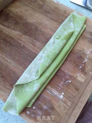 手擀菠菜面的做法步骤:10