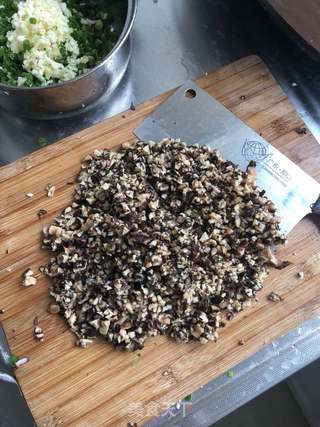 小葱香菇肉包的做法步骤:4