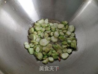 油条丝瓜汤的做法步骤:5