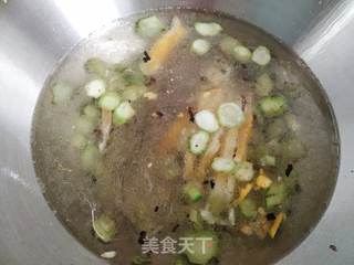 油条丝瓜汤的做法步骤:7