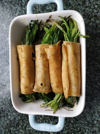 烤豆皮卷韭菜的做法步骤:9
