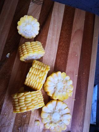 肉食、荤菜——玉米胡萝卜龙骨汤的做法步骤:3
