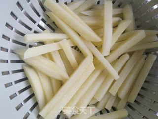 土豆薯条(烤箱版)的做法步骤:4