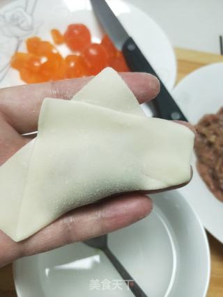 鲜肉咸蛋黄馄饨的做法步骤:8