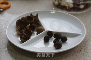 枸杞桂圆莲子汤的做法步骤:3