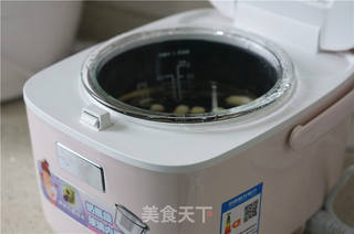 枸杞桂圆莲子汤的做法步骤:5