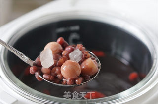 枸杞桂圆莲子汤的做法步骤:9