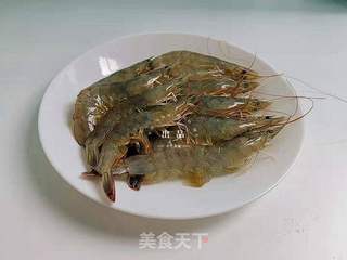 鲜虾丝瓜豆腐汤的做法步骤：1