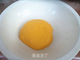南瓜玫瑰花的做法步骤:3
