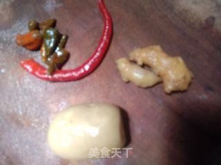 泡萝卜鲫鱼汤的做法步骤:3