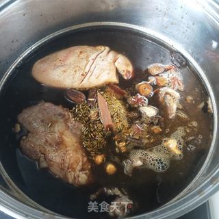 【重庆烧腊】卤牛肉的做法步骤：7