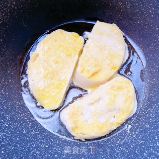 煎馒头片的做法步骤：4