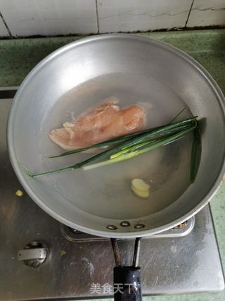 凉拌鸡丝黄瓜的做法步骤：2