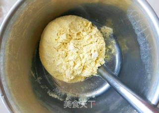 玉米面这样煮粥不仅营养喝还节约时间的做法步骤:2