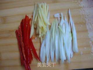 清蒸鲈鱼的做法步骤:3