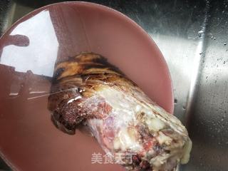 红烧肘子的做法步骤：2