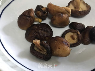 鸡肉糙米藜麦竹筒饭的做法步骤：4