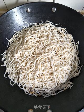 番茄肉丝豆角焖面的做法步骤:13
