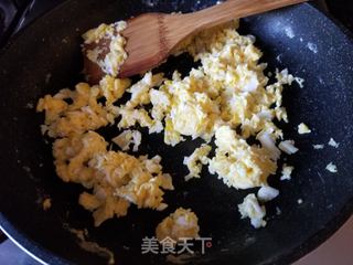 XO酱腊肠炒饭的做法步骤:4