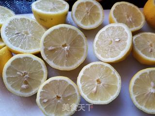 柠檬汁的保存与糖渍柠檬皮的做法步骤:2