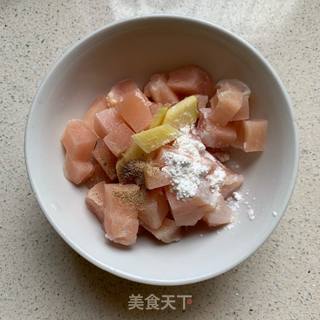 咖喱鸡肉饭的做法步骤：1