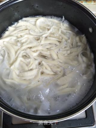 茄汁刀削面的做法步骤:5