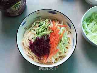 肉末蔬菜拌面的做法步骤:7