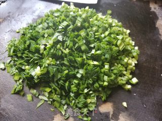 韭菜三鲜馄饨的做法步骤:3