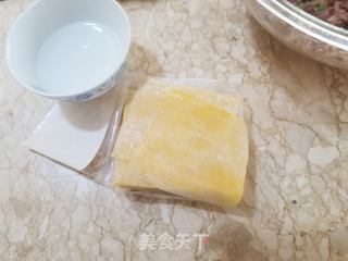 韭菜三鲜馄饨的做法步骤:9