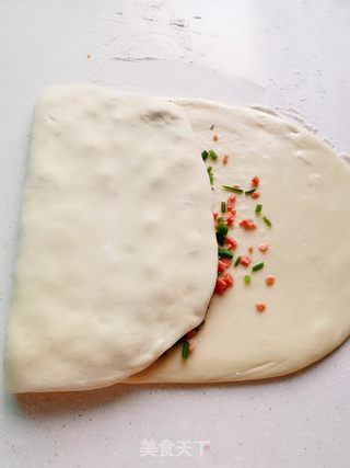 葱香火腿扭扭小花卷的做法步骤:10