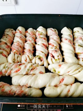 葱香火腿扭扭小花卷的做法步骤:19