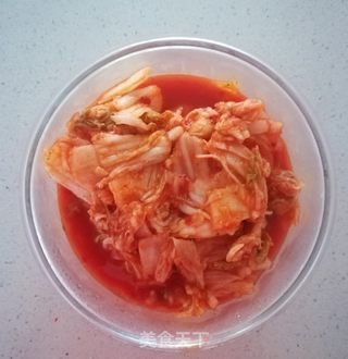 辣白菜炒饭的做法步骤：1