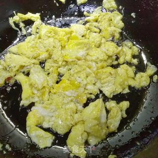蛋炒饭的做法步骤：4