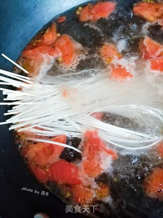 西红柿鸡蛋面的做法步骤：8
