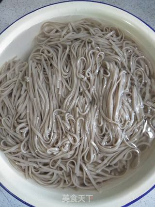 炸酱荞麦面的做法步骤:3