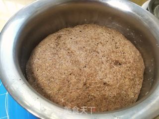 黑全麦芝麻花生糖包的做法步骤:2
