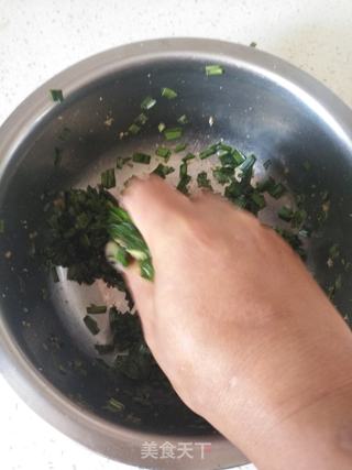 韭菜新吃法:肉酱韭菜鸡蛋扯面的做法步骤:4