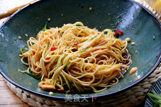 川味凉面,小美的美食的做法步骤:6