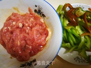 青椒肉丝盖面的做法步骤:2