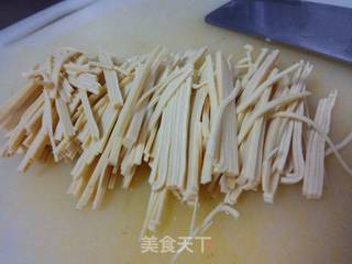 西葫芦香菇豆皮素包的做法步骤:3